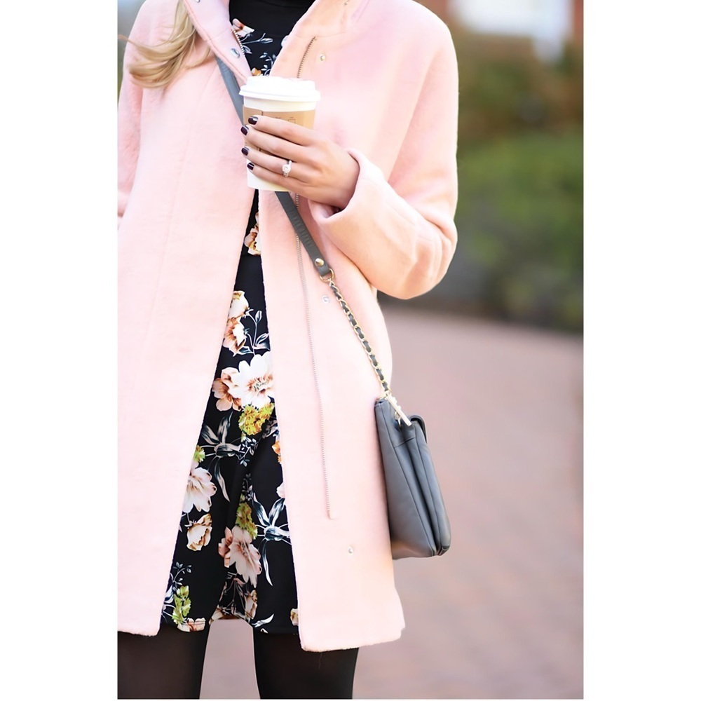 NEW! Express Blush Classic Cocoon Coat - Button and  Zip Up- Hidden Pockets! - Picture 3 of 10